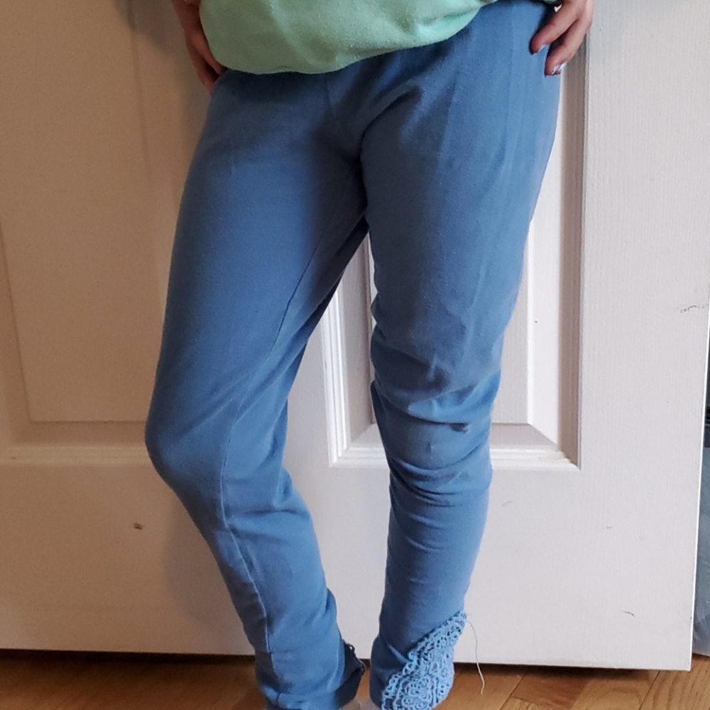 Blue leggings